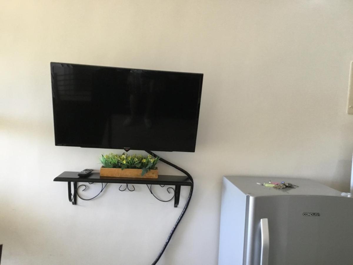Condominium With Swimming Pool And Viewing Deck Tagaytay City Ngoại thất bức ảnh