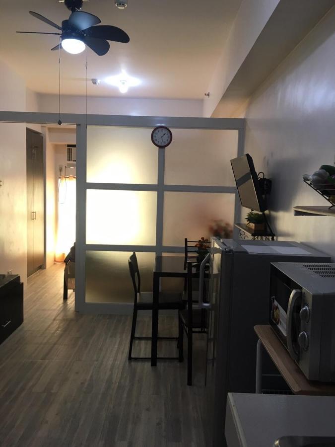 Condominium With Swimming Pool And Viewing Deck Tagaytay City Ngoại thất bức ảnh