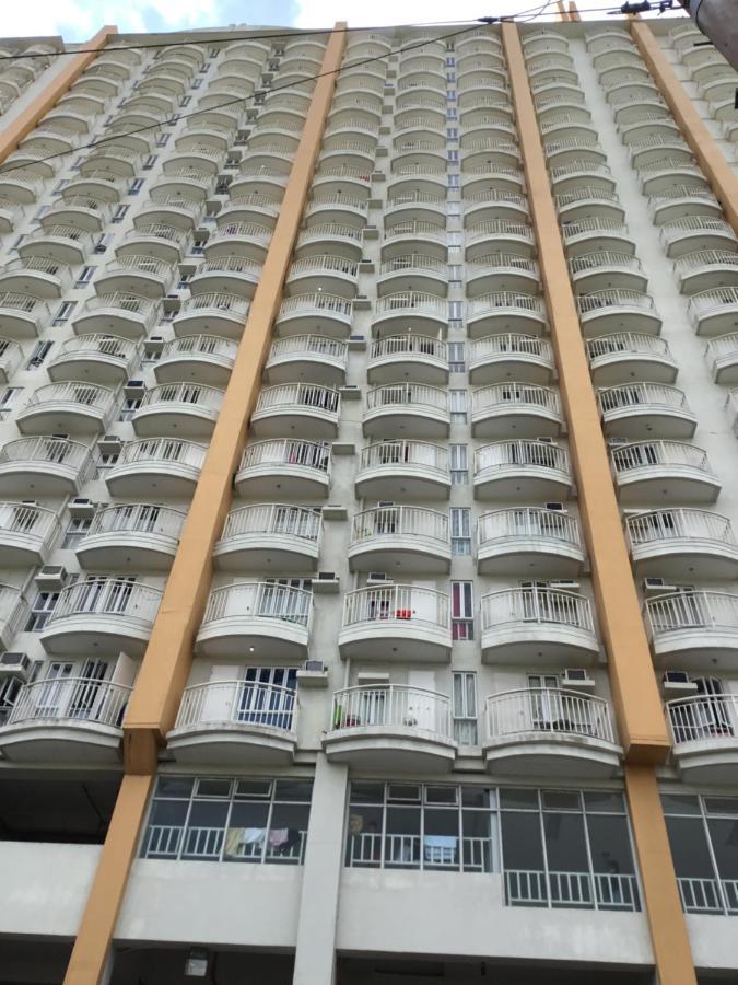 Condominium With Swimming Pool And Viewing Deck Tagaytay City Ngoại thất bức ảnh